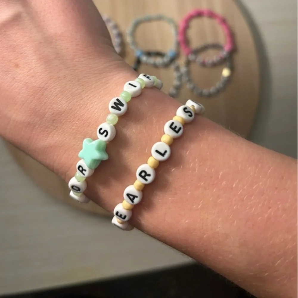 Bundle of 12 Taylor Swift Eras friendship bracelets - Picture 2 of 9
